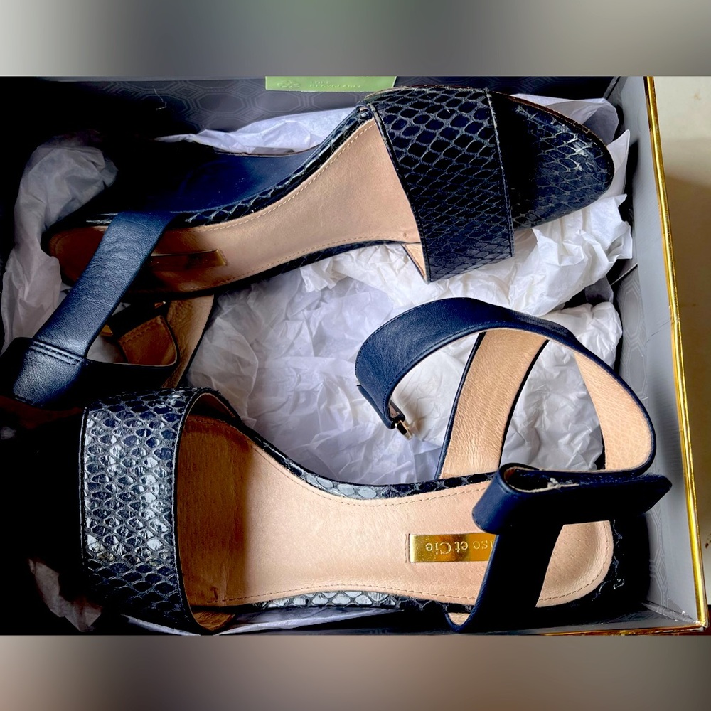 Louise et Cie Navy Sandals